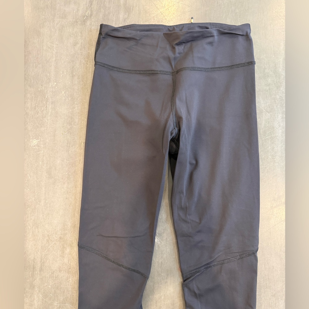 Women’s black lululemon leggings.